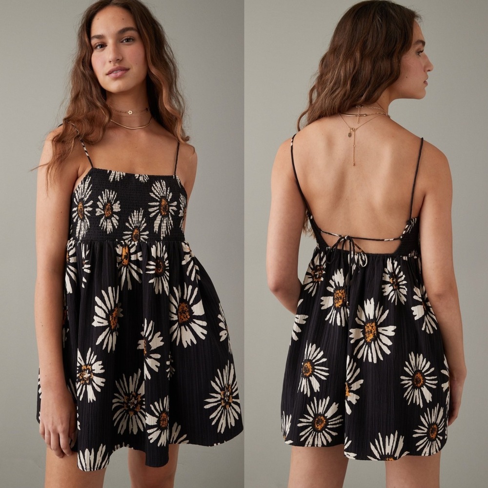 American‎ Eagle Smocked Cami Mini Dress, Black Daisies Sz S